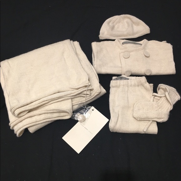 Alicia Adams Blanket and sweater set - Picture 7 of 8